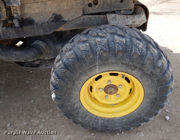 image for item MU9534 2011 John Deere  utility vehicle