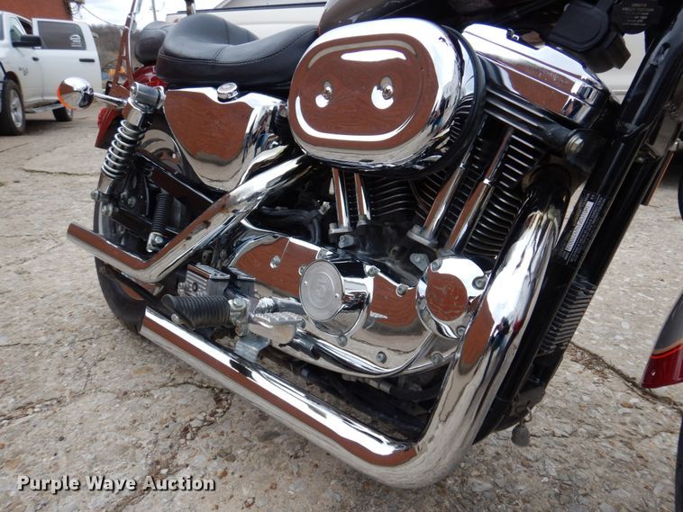 image for item MU9537 1997 Harley Davidson XL 1200C  motorcycle