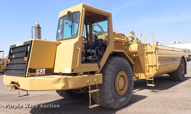 image for item DC4014 1994 Caterpillar 615C Series II  water wagon