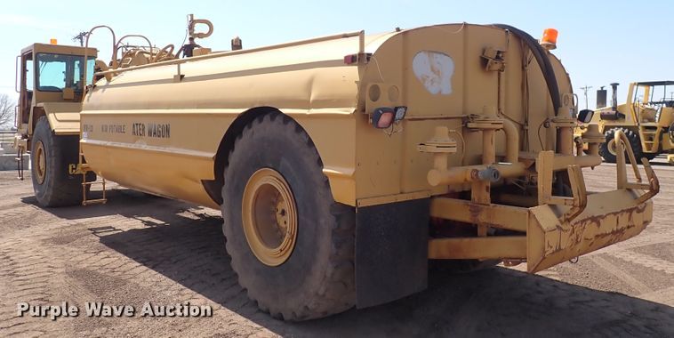 image for item DC4014 1994 Caterpillar 615C Series II  water wagon