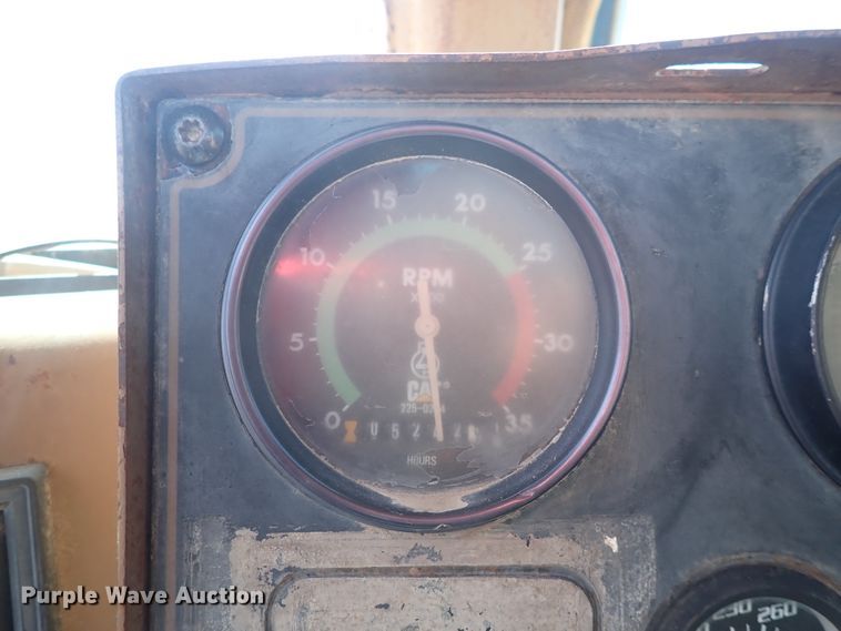 image for item DC4014 1994 Caterpillar 615C Series II  water wagon