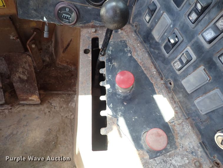 image for item DC4014 1994 Caterpillar 615C Series II  water wagon