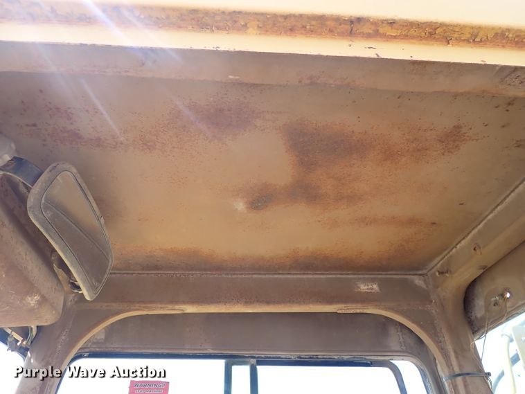 image for item DC4014 1994 Caterpillar 615C Series II  water wagon