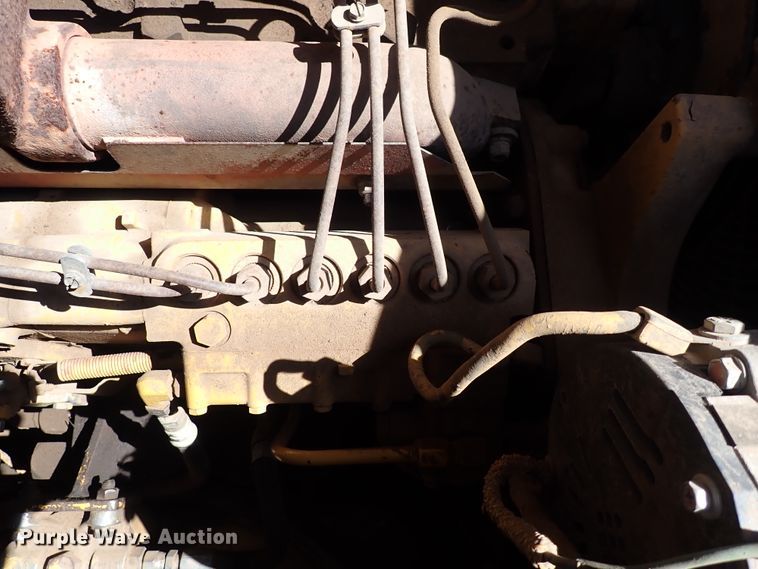 image for item DC4014 1994 Caterpillar 615C Series II  water wagon