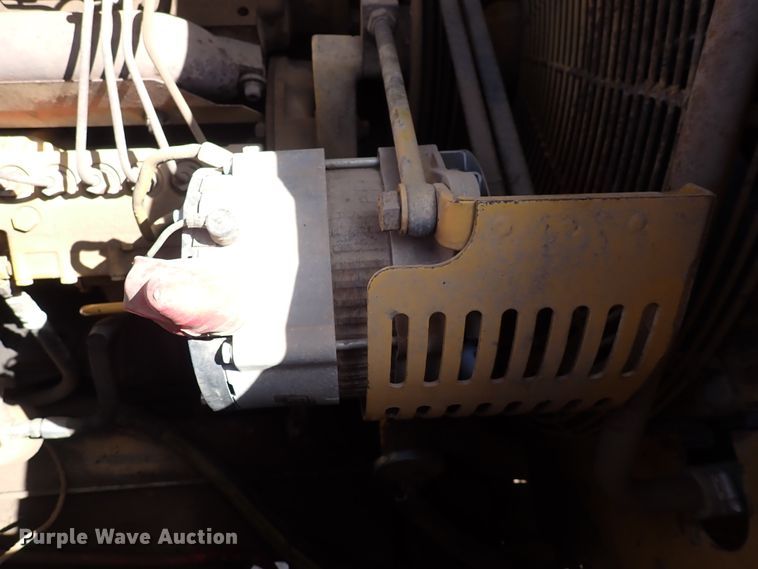 image for item DC4014 1994 Caterpillar 615C Series II  water wagon