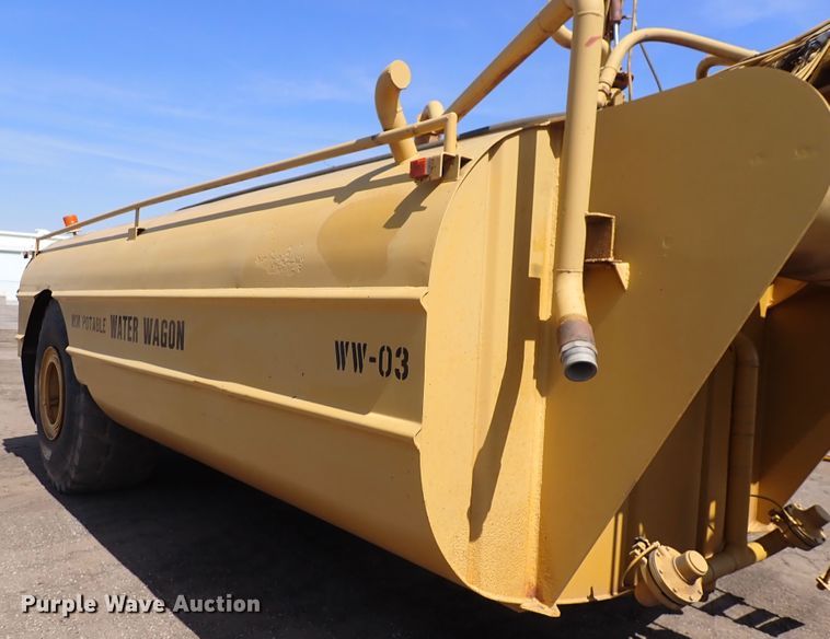 image for item DC4014 1994 Caterpillar 615C Series II  water wagon