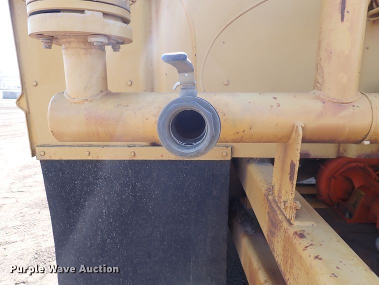 image for item DC4014 1994 Caterpillar 615C Series II  water wagon