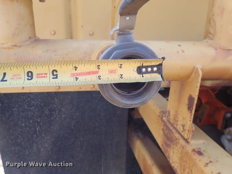 image for item DC4014 1994 Caterpillar 615C Series II  water wagon