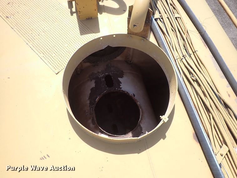 image for item DC4014 1994 Caterpillar 615C Series II  water wagon