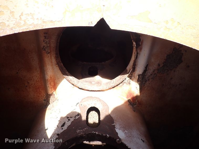 image for item DC4014 1994 Caterpillar 615C Series II  water wagon