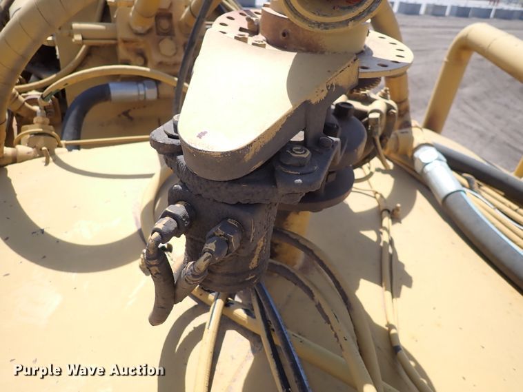 image for item DC4014 1994 Caterpillar 615C Series II  water wagon