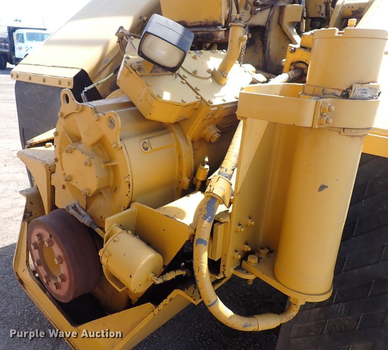 image for item DC4014 1994 Caterpillar 615C Series II  water wagon