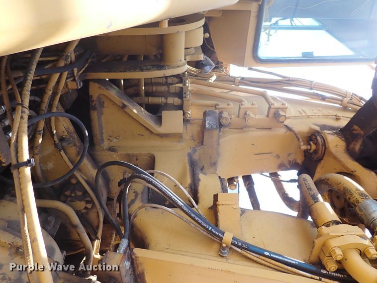 image for item DC4014 1994 Caterpillar 615C Series II  water wagon