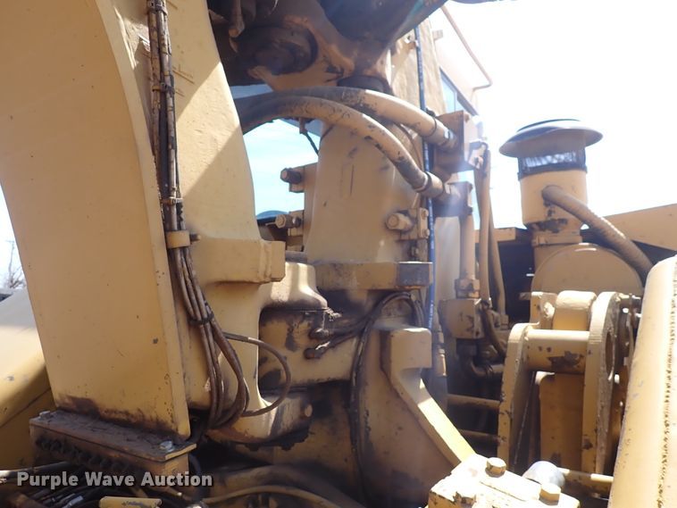 image for item DC4014 1994 Caterpillar 615C Series II  water wagon