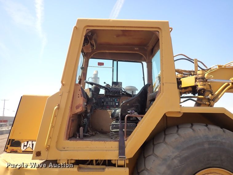 image for item DC4014 1994 Caterpillar 615C Series II  water wagon