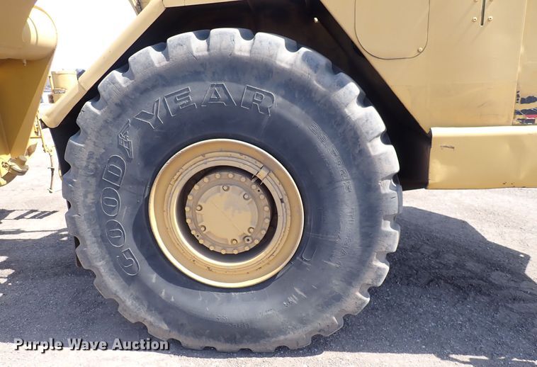 image for item DC4014 1994 Caterpillar 615C Series II  water wagon