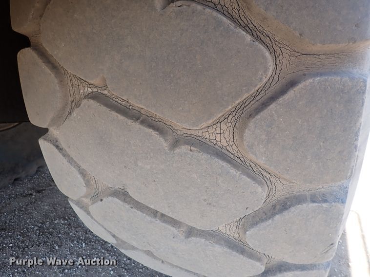 image for item DC4014 1994 Caterpillar 615C Series II  water wagon