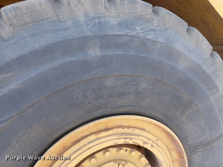 image for item DC4014 1994 Caterpillar 615C Series II  water wagon