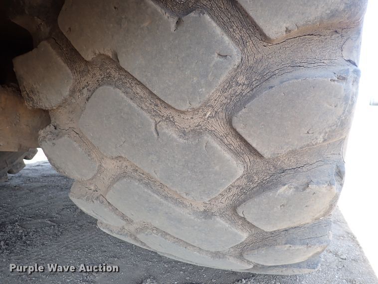 image for item DC4014 1994 Caterpillar 615C Series II  water wagon