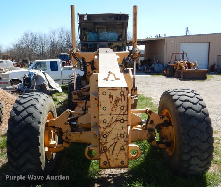 image for item DH7353 2001 Champion 720A  VHP motor grader