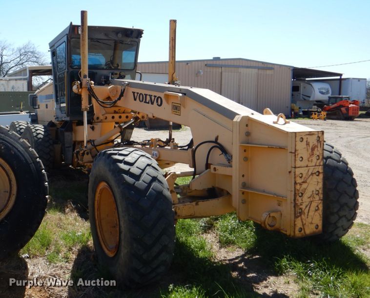 image for item DH7353 2001 Champion 720A  VHP motor grader