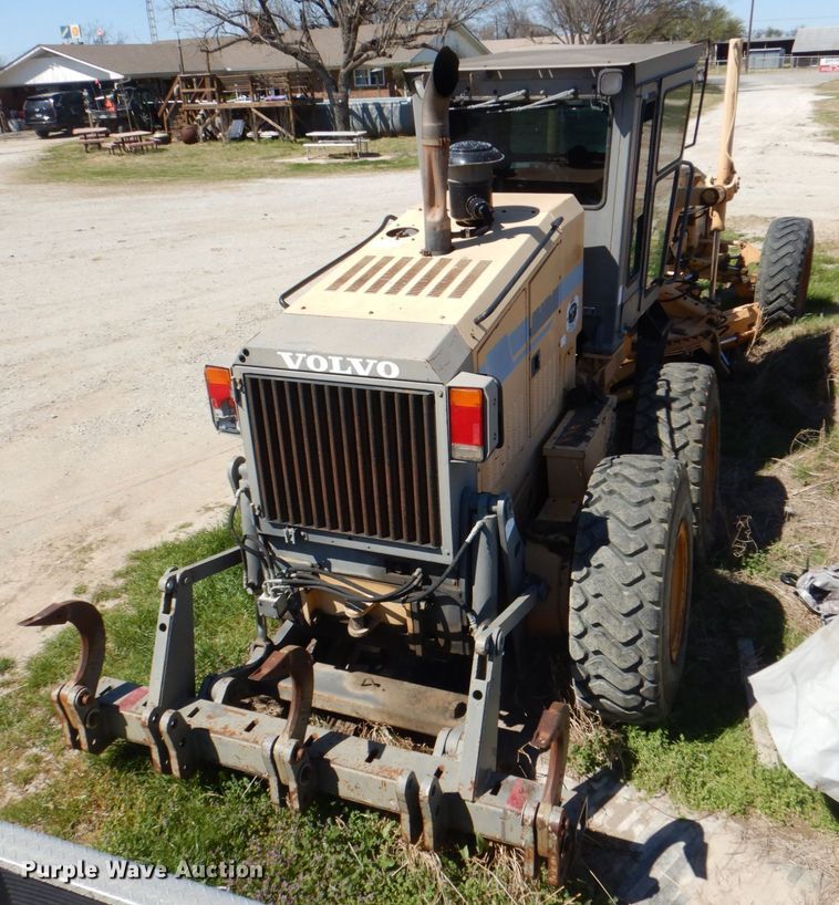 image for item DH7353 2001 Champion 720A  VHP motor grader