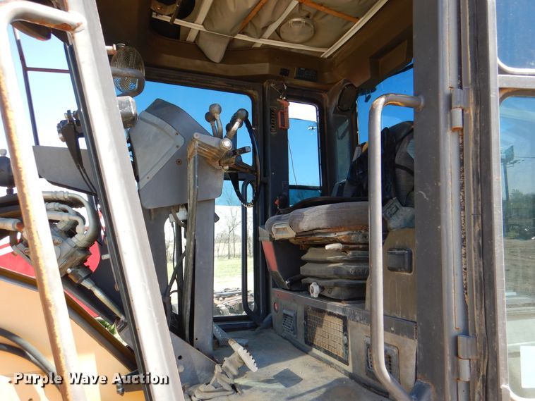 image for item DH7353 2001 Champion 720A  VHP motor grader