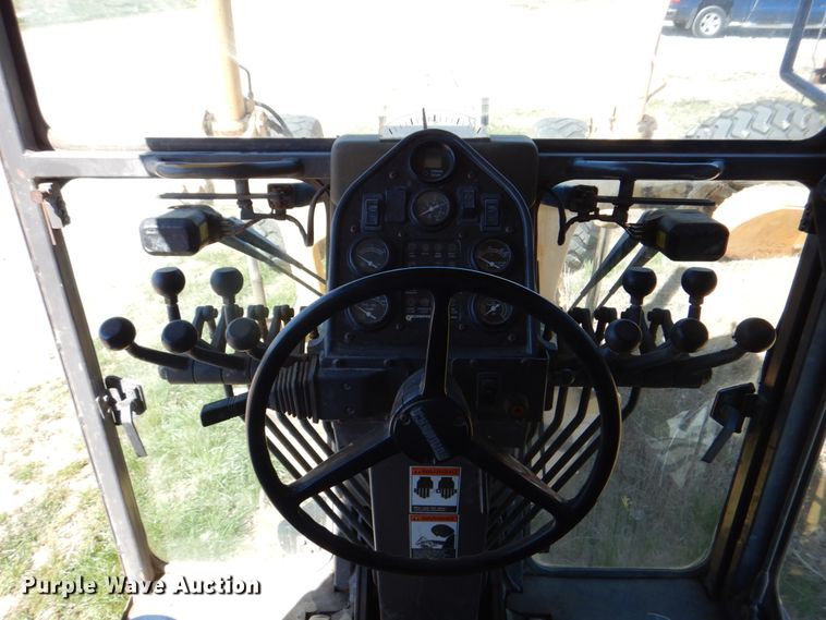 image for item DH7353 2001 Champion 720A  VHP motor grader