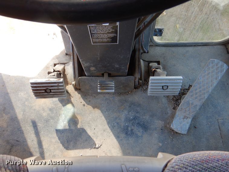 image for item DH7353 2001 Champion 720A  VHP motor grader