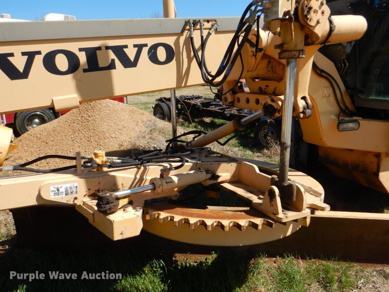 image for item DH7353 2001 Champion 720A  VHP motor grader