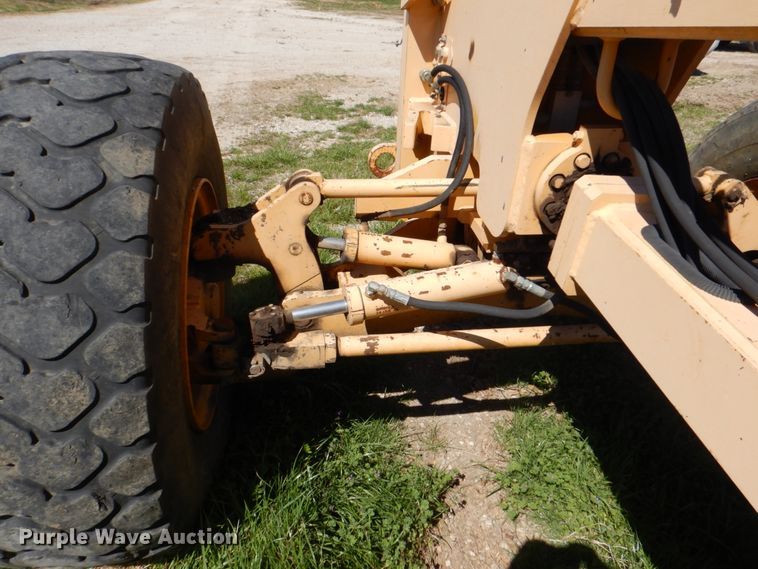 image for item DH7353 2001 Champion 720A  VHP motor grader