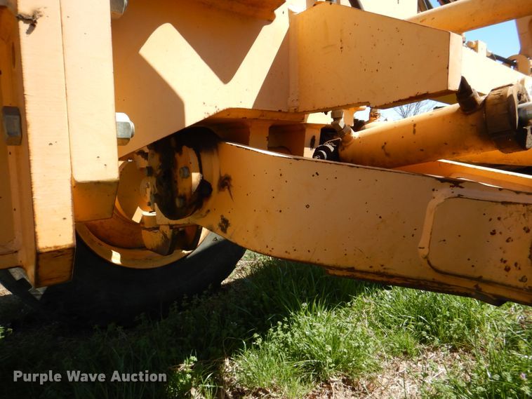 image for item DH7353 2001 Champion 720A  VHP motor grader