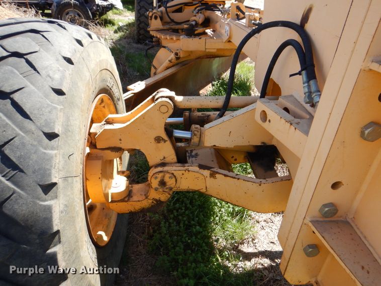 image for item DH7353 2001 Champion 720A  VHP motor grader