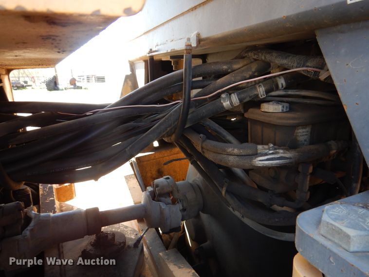 image for item DH7353 2001 Champion 720A  VHP motor grader