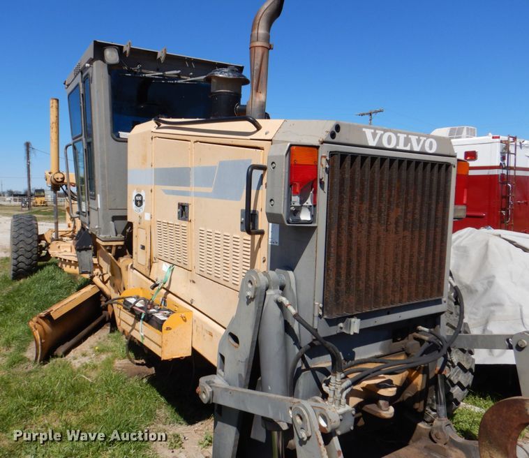 image for item DH7353 2001 Champion 720A  VHP motor grader