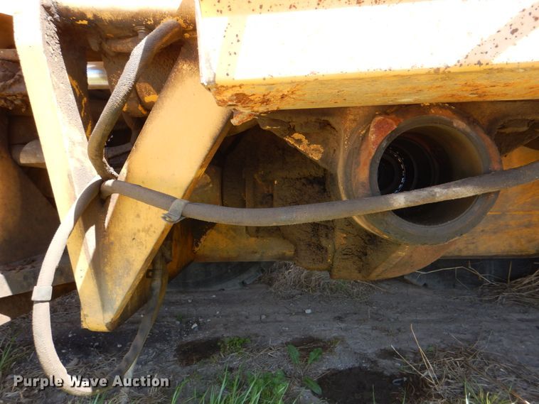 image for item DH7353 2001 Champion 720A  VHP motor grader