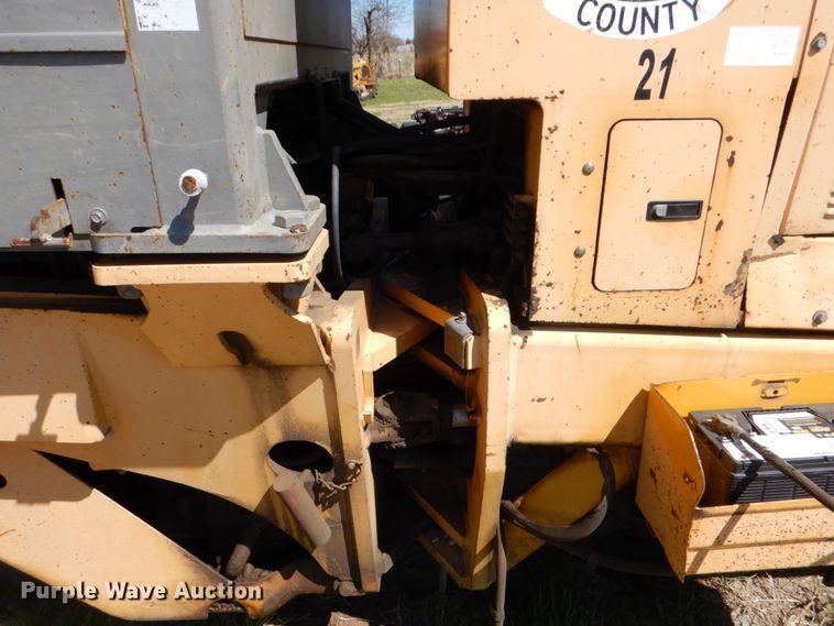 image for item DH7353 2001 Champion 720A  VHP motor grader