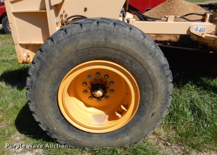 image for item DH7353 2001 Champion 720A  VHP motor grader