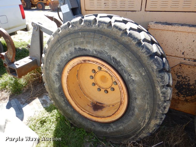 image for item DH7353 2001 Champion 720A  VHP motor grader