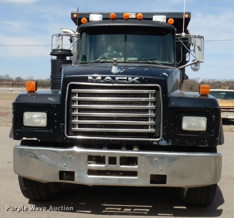 image for item DH8954 2000 Mack RD688S  dump truck