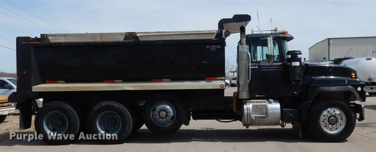image for item DH8954 2000 Mack RD688S  dump truck