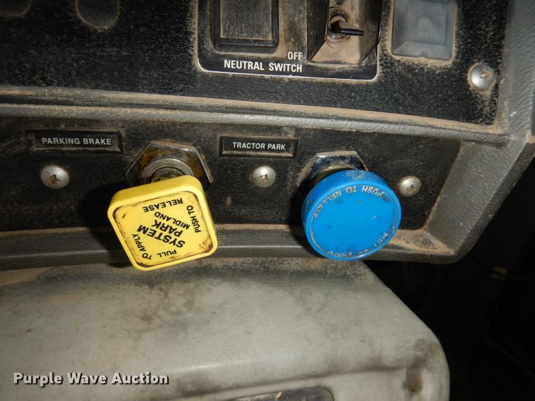 image for item DH8954 2000 Mack RD688S  dump truck