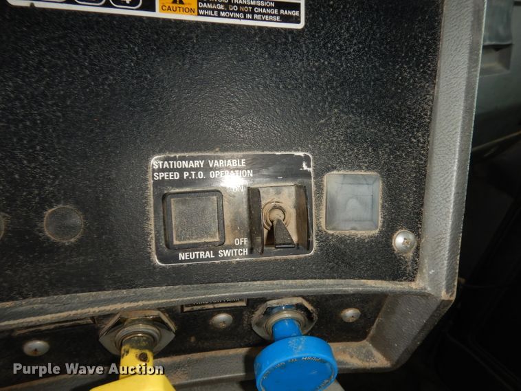 image for item DH8954 2000 Mack RD688S  dump truck