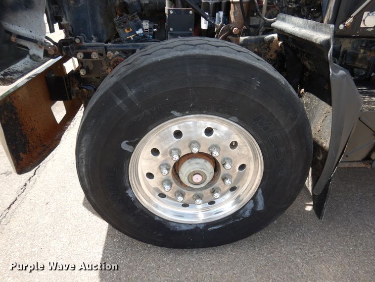 image for item DH8954 2000 Mack RD688S  dump truck