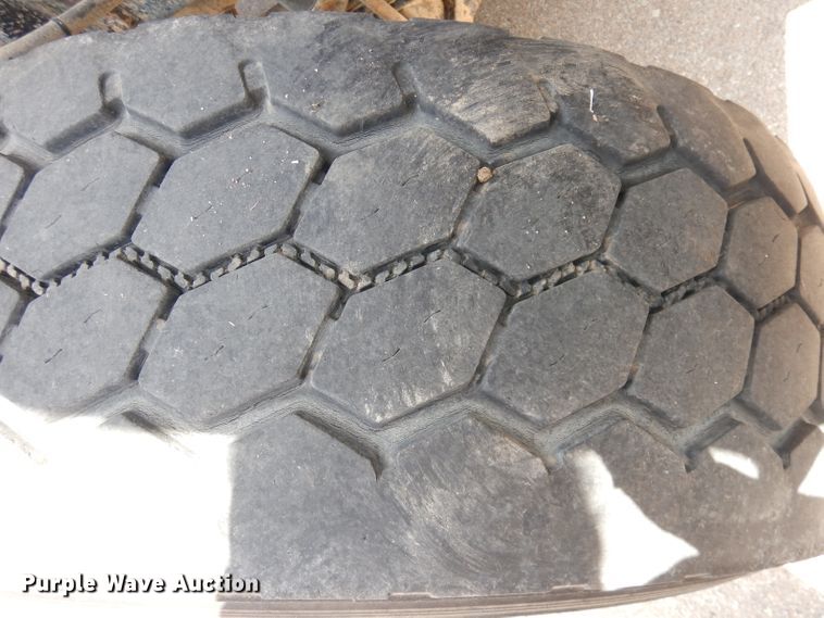 image for item DH8954 2000 Mack RD688S  dump truck