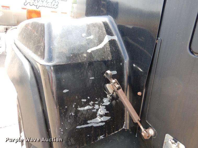 image for item DH8954 2000 Mack RD688S  dump truck