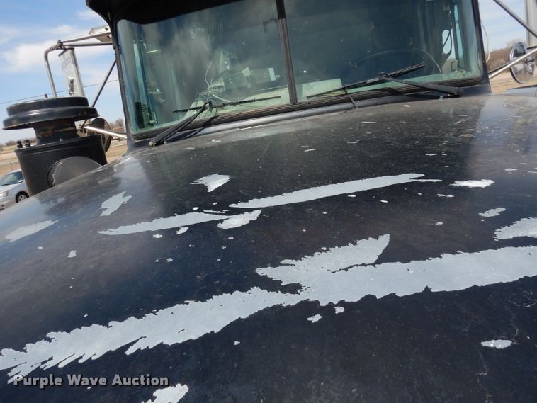 image for item DH8954 2000 Mack RD688S  dump truck