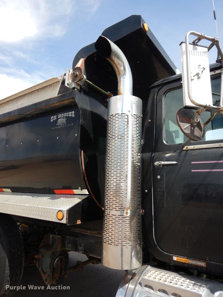 image for item DH8954 2000 Mack RD688S  dump truck