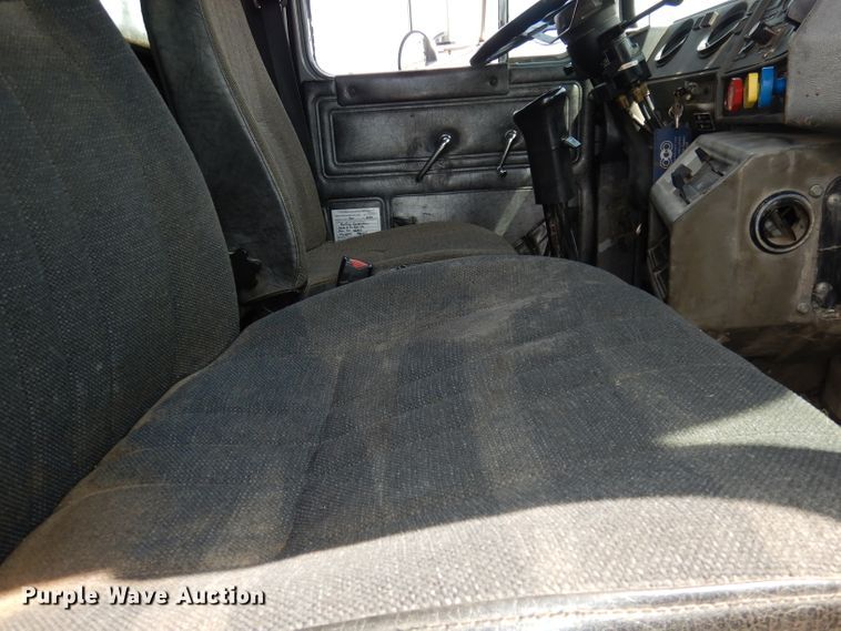 image for item DH8954 2000 Mack RD688S  dump truck