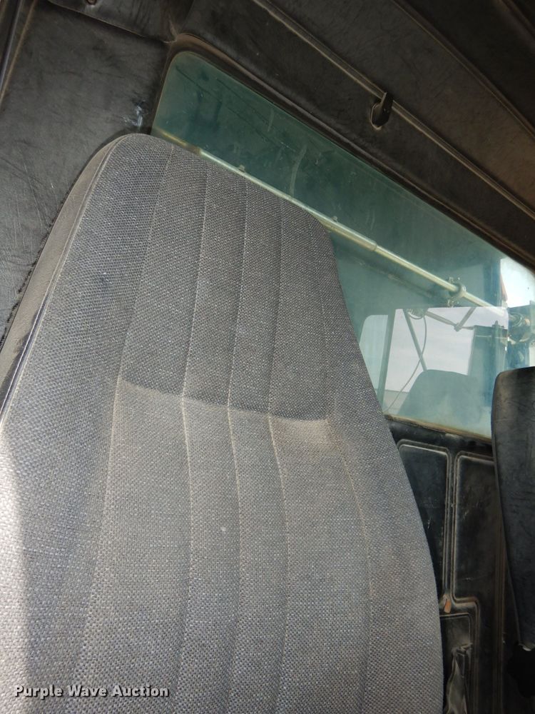 image for item DH8954 2000 Mack RD688S  dump truck